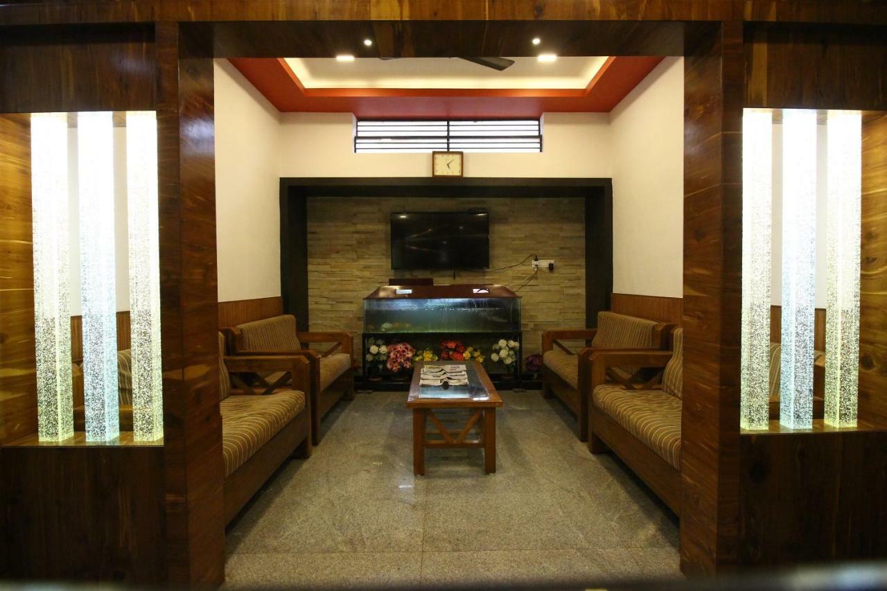Oyo Flagship 30734 Jeevan Lodge Шимога Екстериор снимка